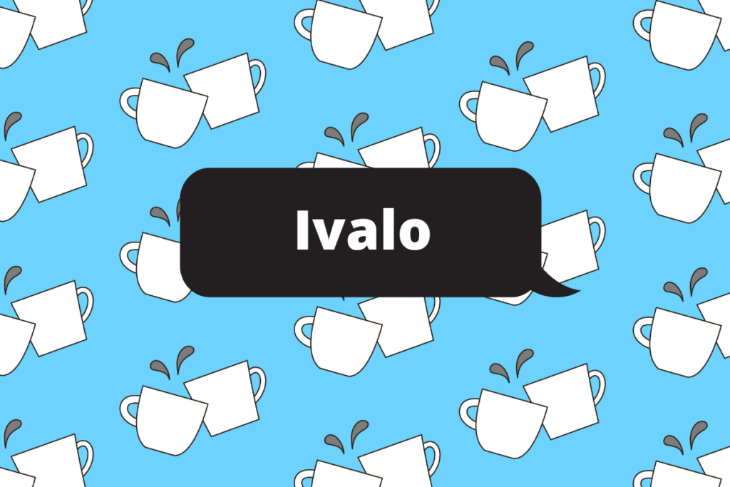 Kuvassa on paljon kahvikuppeja. Kuppien päällä lukee teksti "Ivalo".